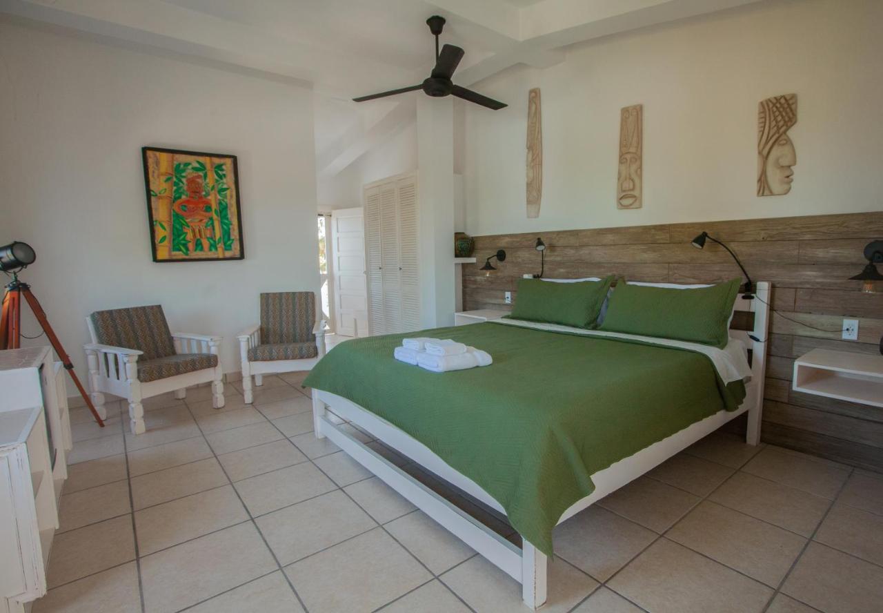 Treetops Hotel Caye Caulker Esterno foto