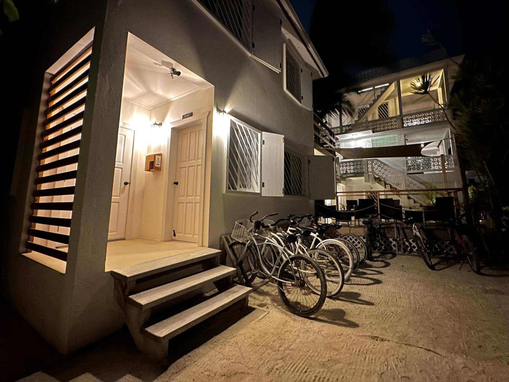 Treetops Hotel Caye Caulker Esterno foto