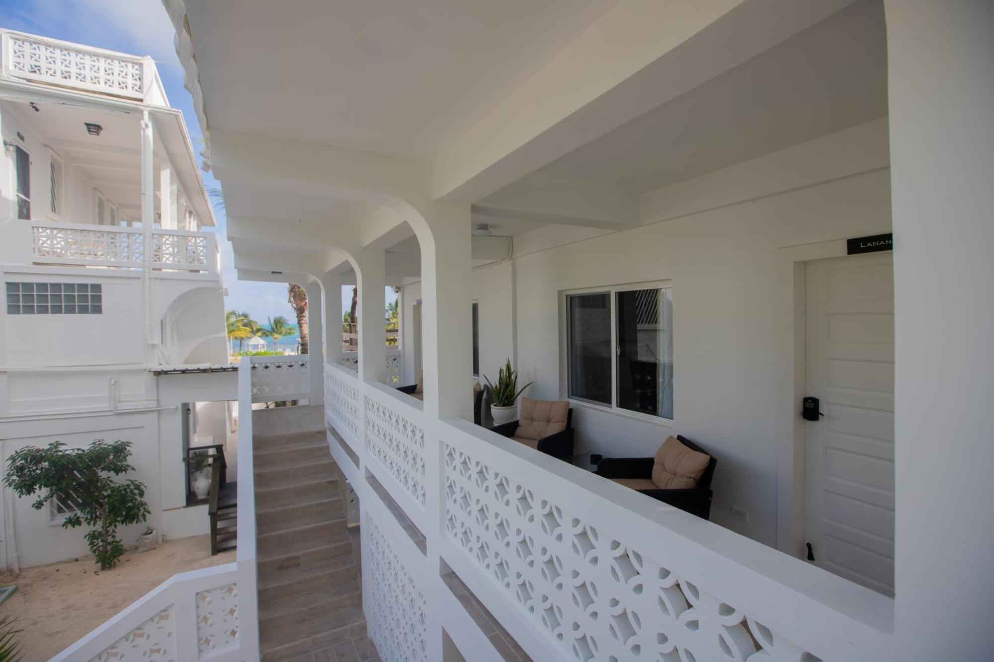 Treetops Hotel Caye Caulker Esterno foto