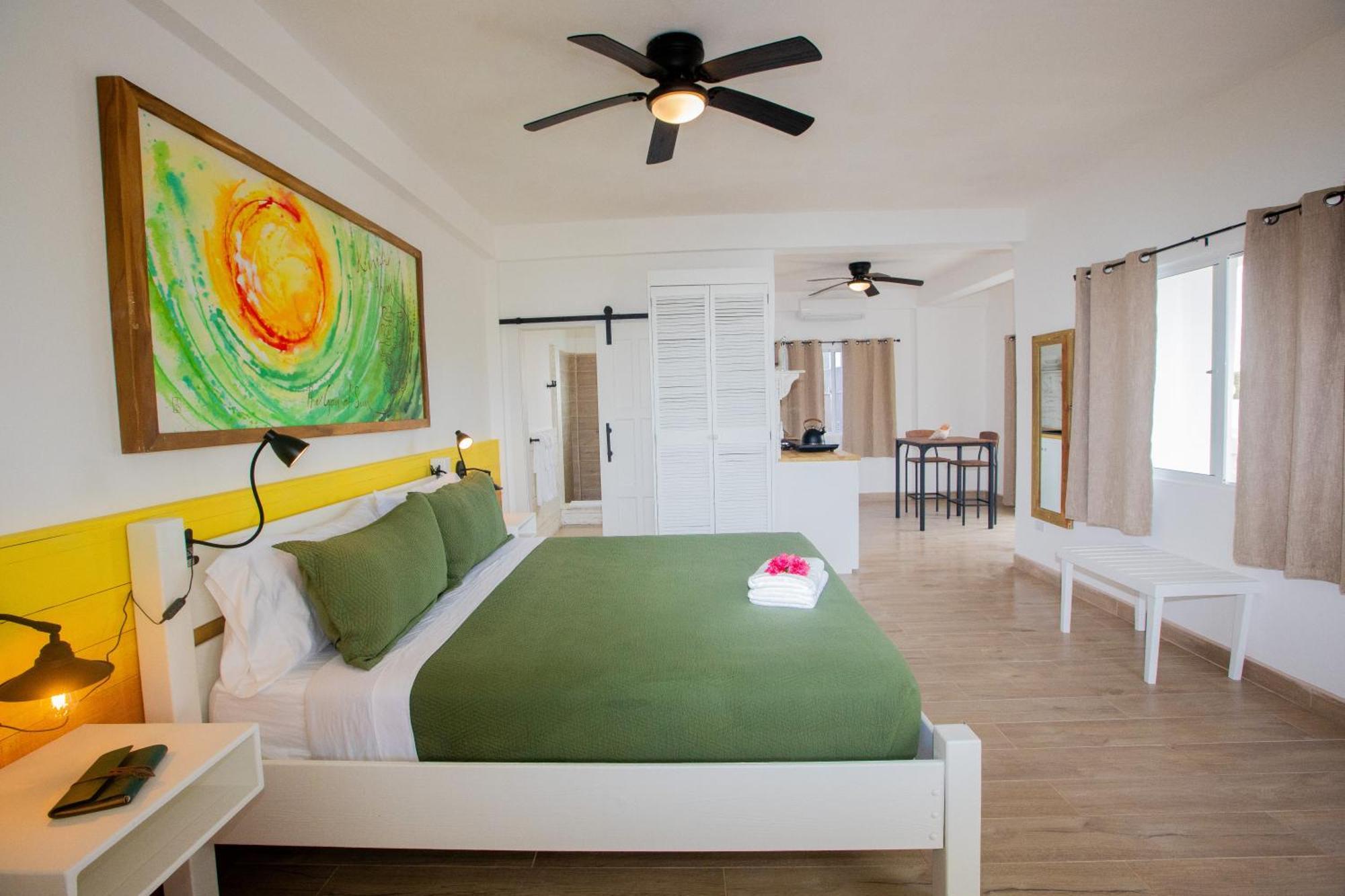 Treetops Hotel Caye Caulker Esterno foto