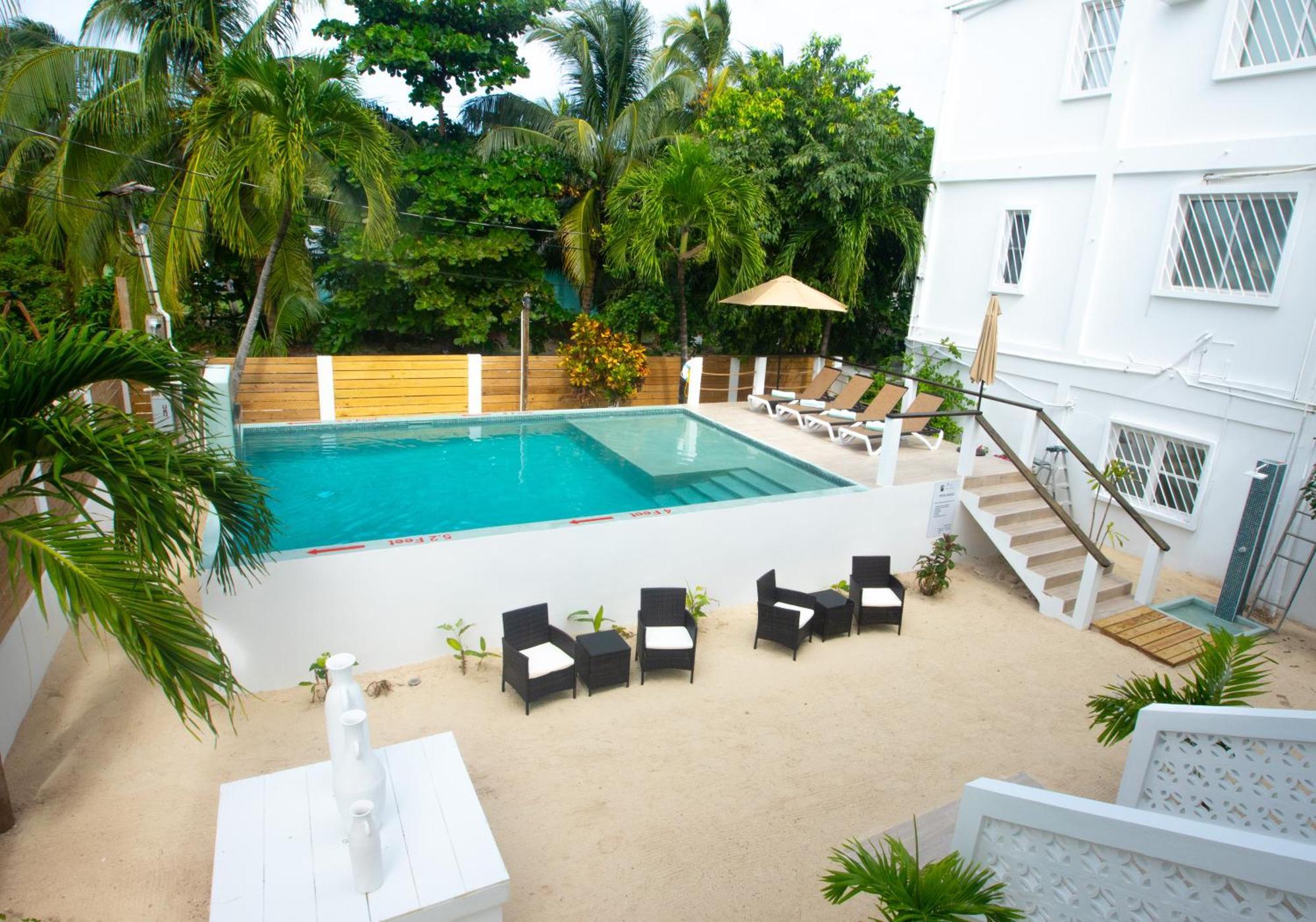 Treetops Hotel Caye Caulker Esterno foto