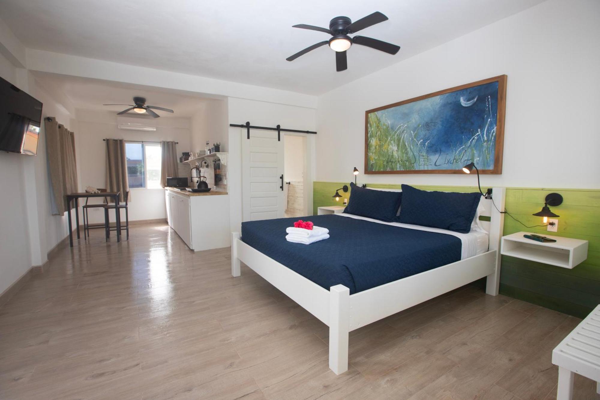 Treetops Hotel Caye Caulker Esterno foto
