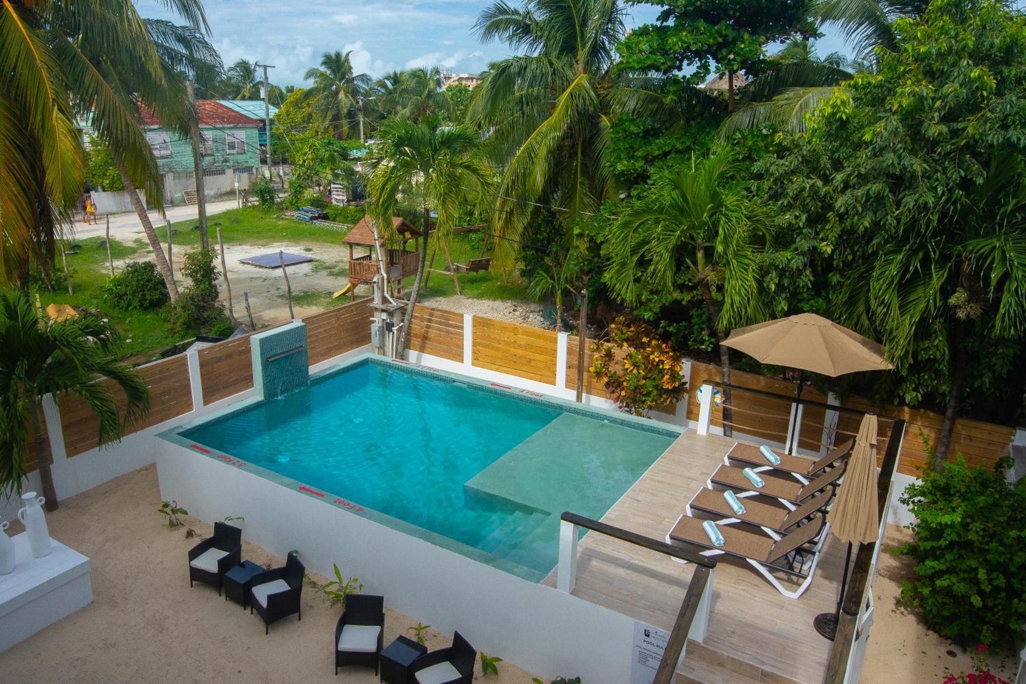 Treetops Hotel Caye Caulker Esterno foto
