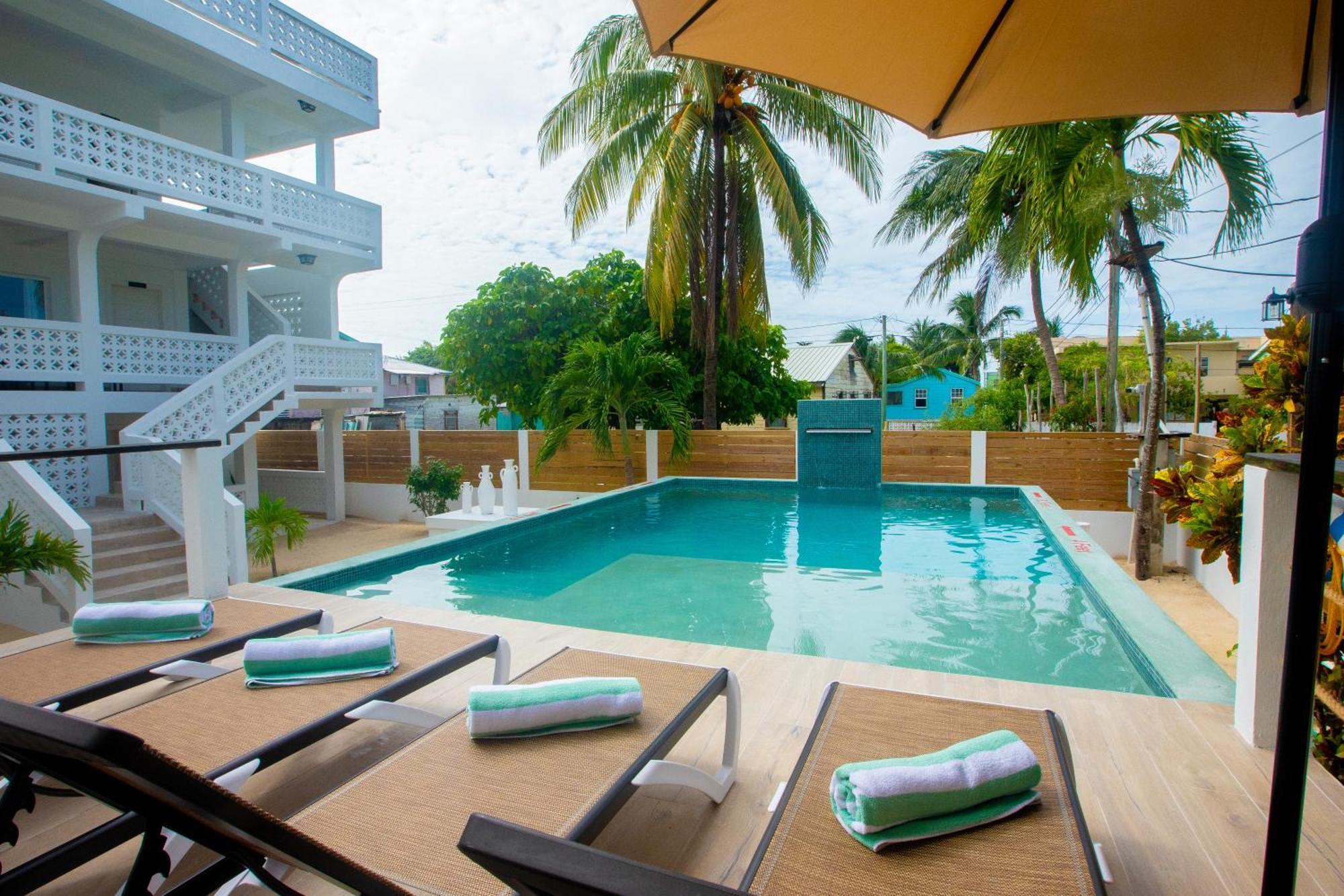 Treetops Hotel Caye Caulker Esterno foto